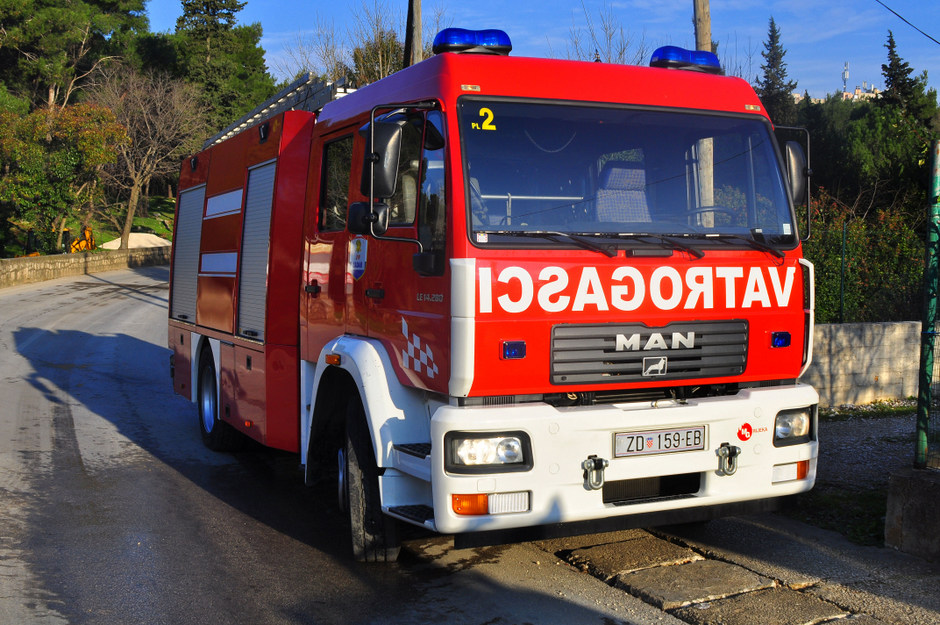 Vatrogasci (Foto: Žeminea Čotrić / Antena Zadar)