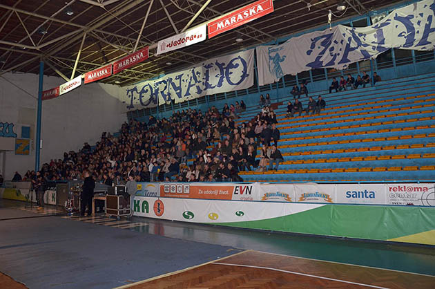 Djelomično puna dvorana za obitelj Vukić (Foto: Ivan Katalinić / Antena Zadar)