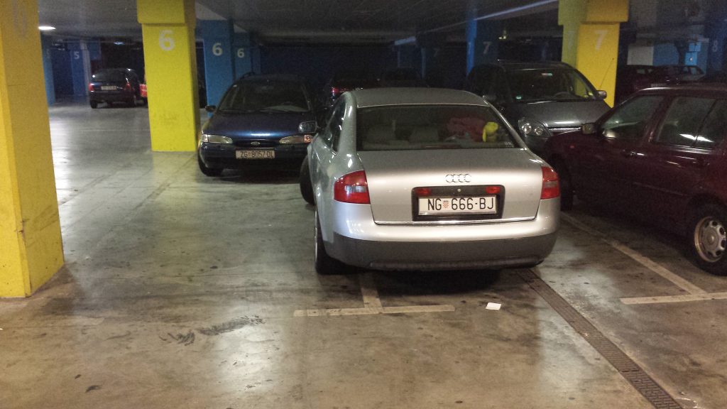 Parkiranje u Konzumovoj garaži