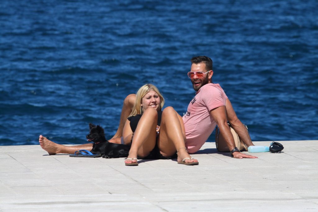 Odmaranje, sunčanje, turisti (Foto Agencija ZARAPIX)