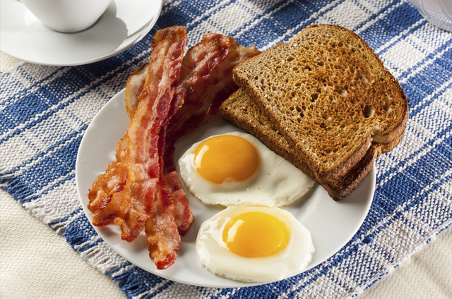 Jaja, slanina, špek
