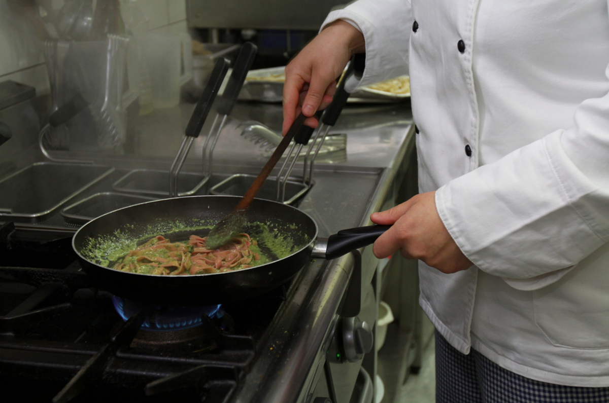 Tagliatelle od cikle s pestom