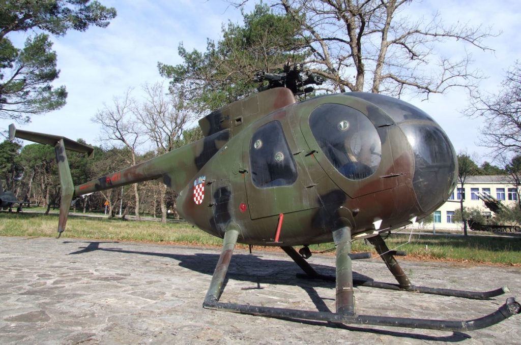 Hughes (MHDC) 500 D, zrakoplovna baza i vojarna Zemunik