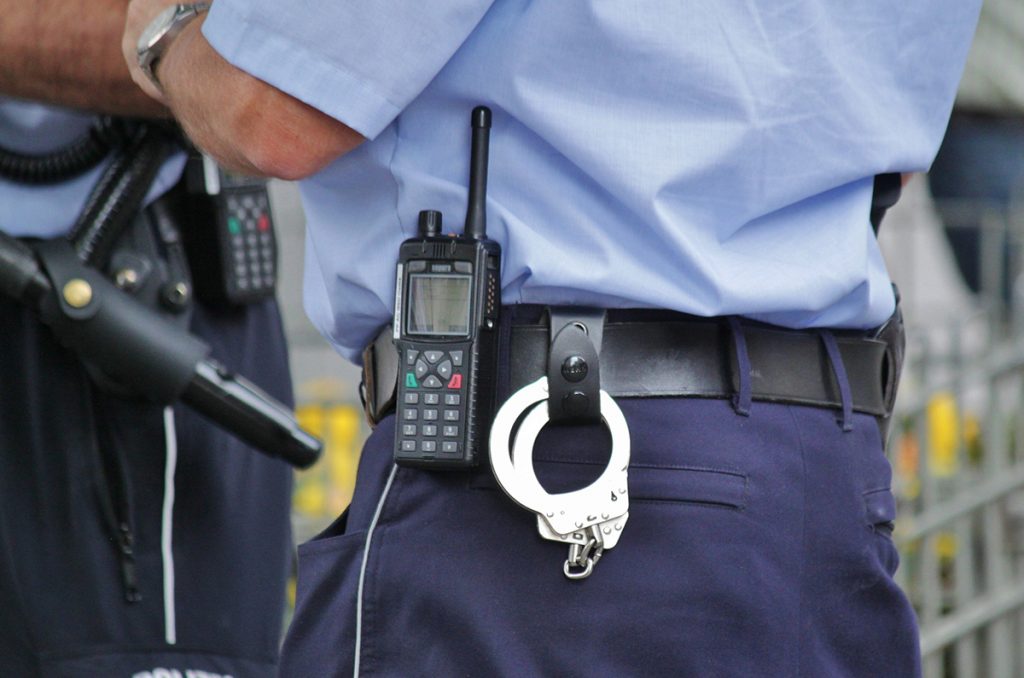 Policija