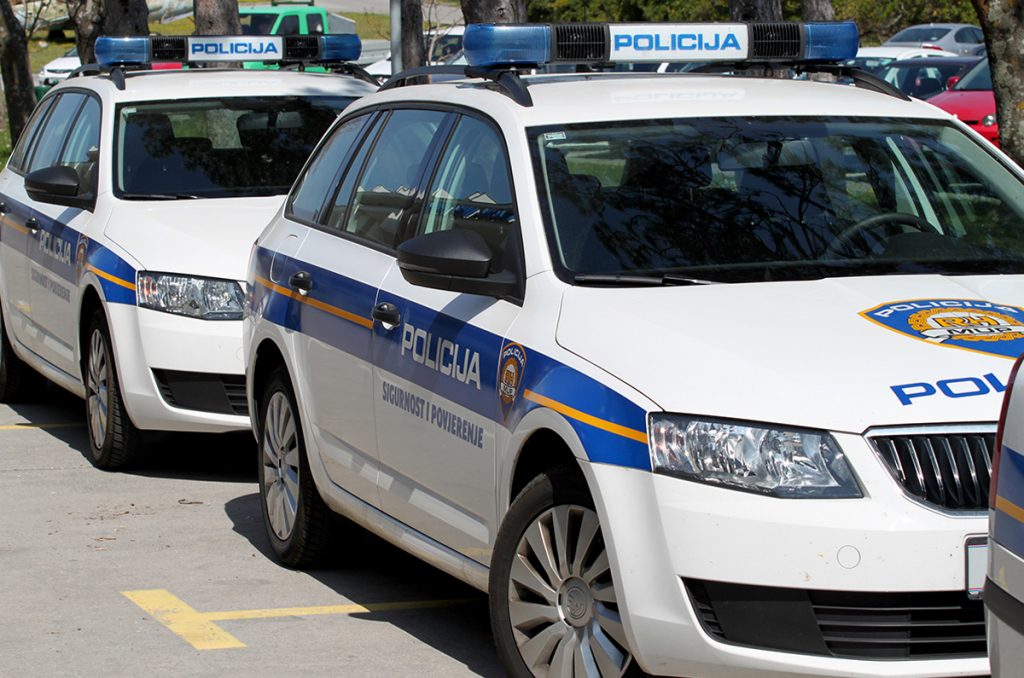 Policija