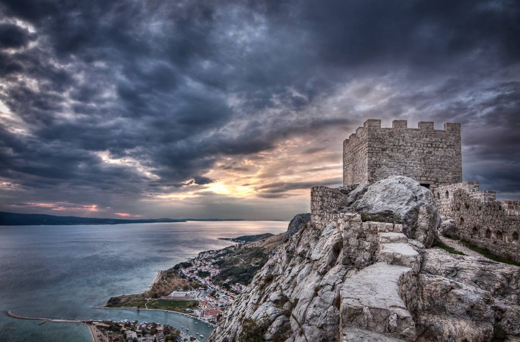 Dvorac, utvrda, kula, zidine, kaštel