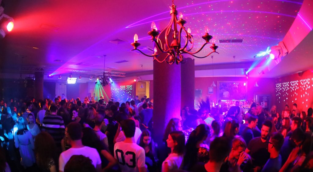 Qbar, q bar, q-bar (Foto Facebook)