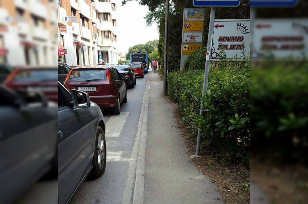 Pokvaren autobus Maraskine zgrade