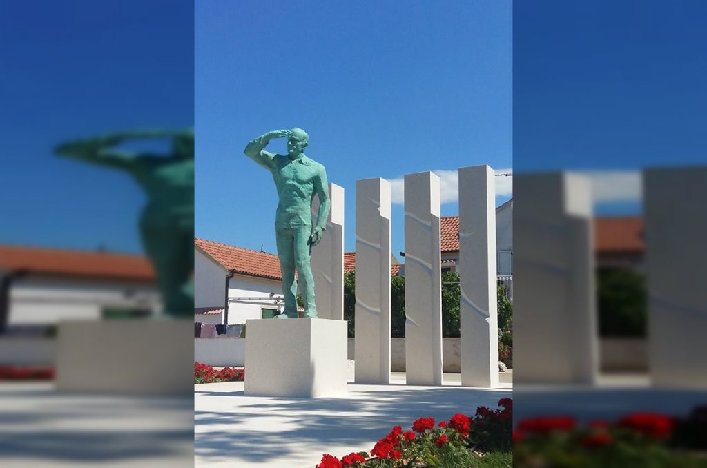 Spomenik Miri Barešiću, Miro Barešić, Drage