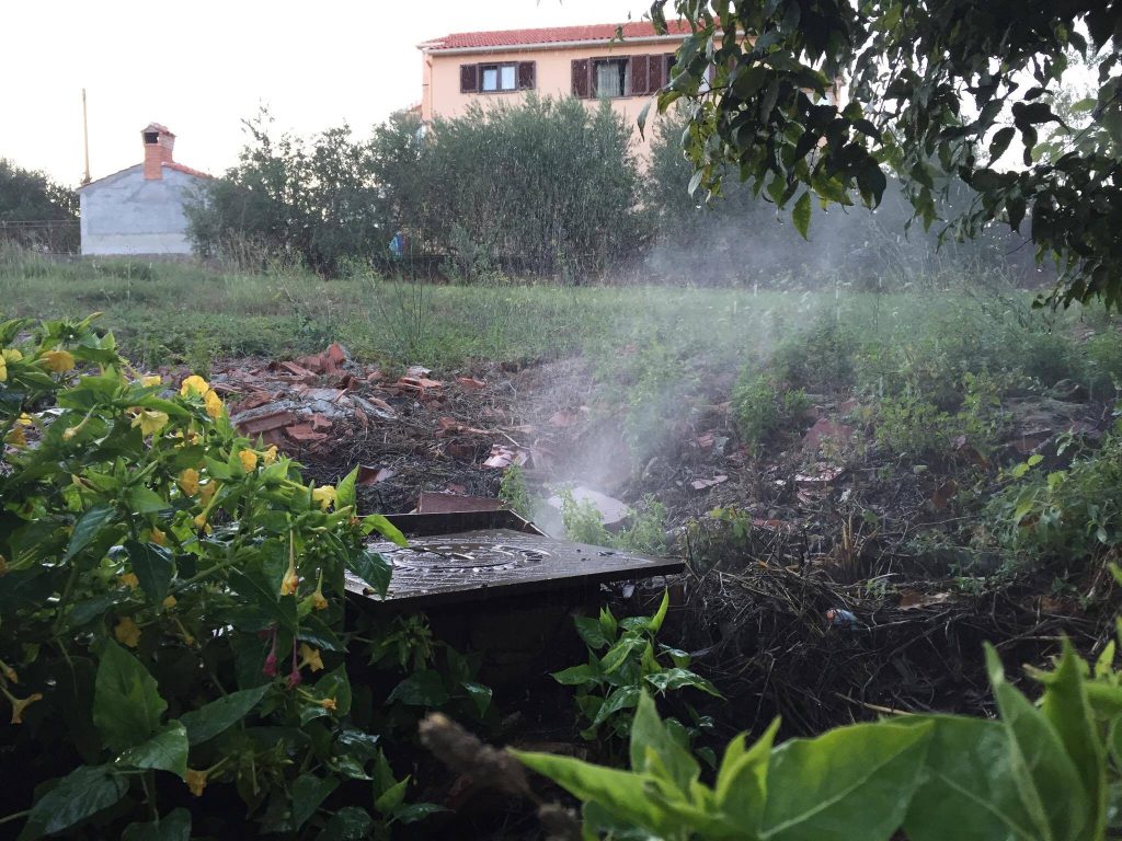 Šaht, puknuta cijev, puknuće cijevi, vodovod (2)