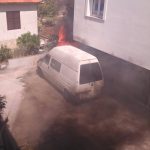Zapaljeni kombi Plovanija (1)