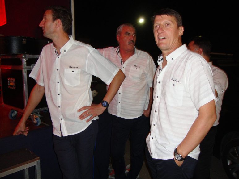 13570242_935967089854782_128693506_o