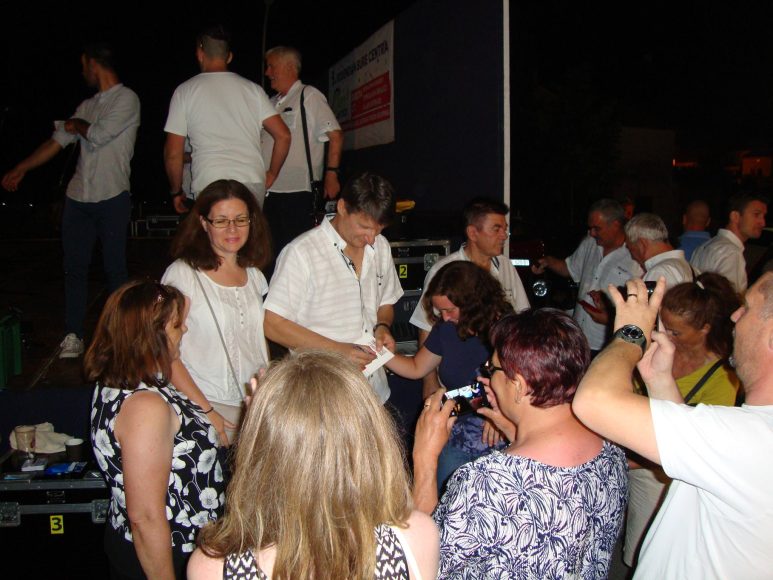 13588946_935967469854744_1388110424_o