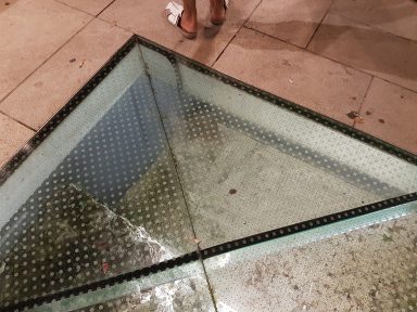 Trg Petra Zoranića staklo (5)