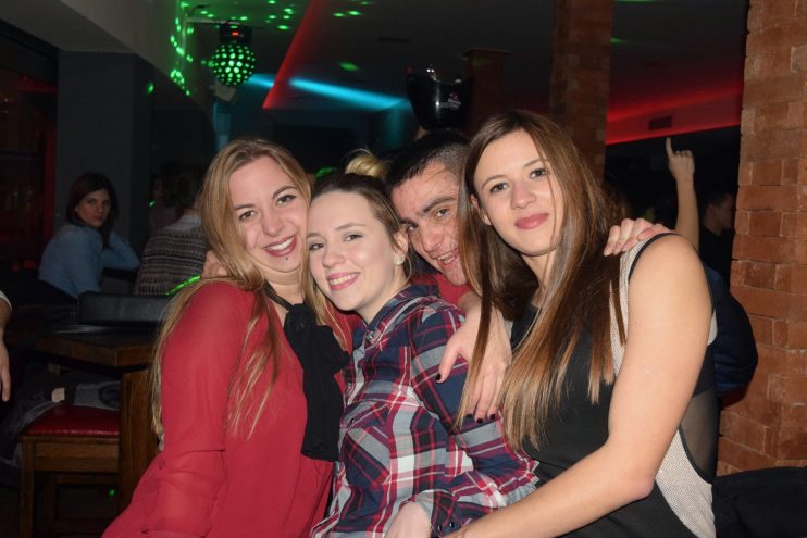 Posh Pub 1311714
