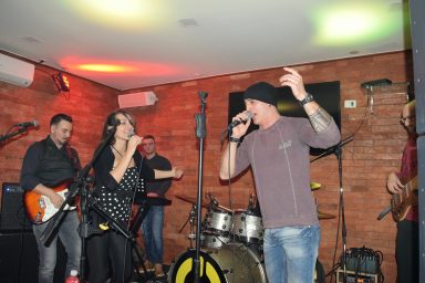 Posh Pub 1311727