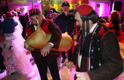 Virske maskare 12