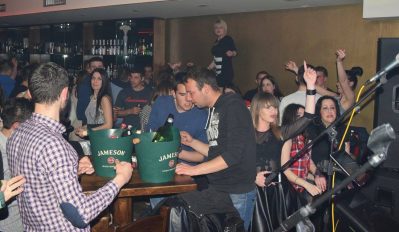 Posh Pub 18317 8