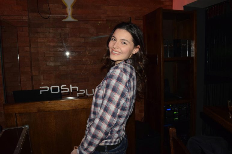 Posh Pub Show Legende 1