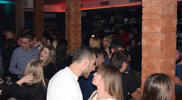 Posh Pub Show Legende 13