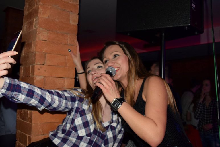 Posh Pub Show Legende 15