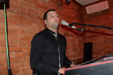 Posh Pub Show Legende 25