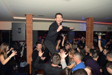 Posh Pub Show Legende 7