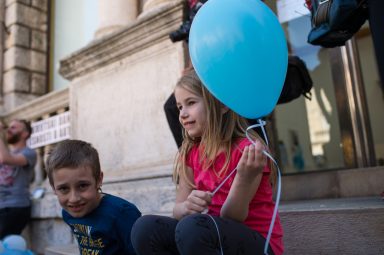 autizam, pustanje balona (2 of 4)