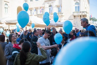 autizam, pustanje balona (3 of 4)