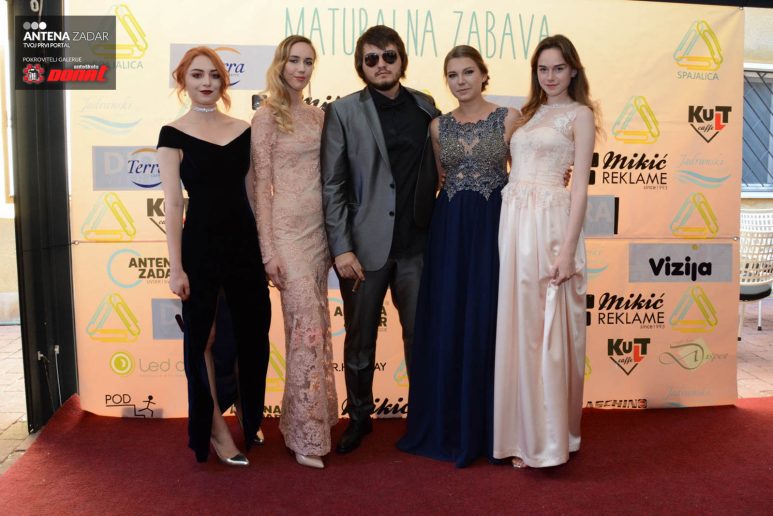 Klasicna i graficka (49 of 205)