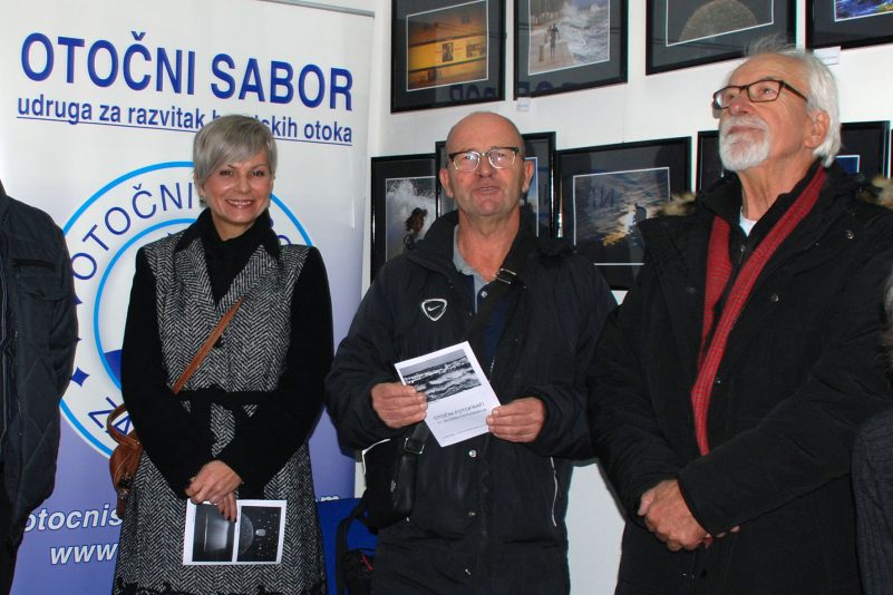 Otvorenje_11_izlozbe_Otocni_fotografi