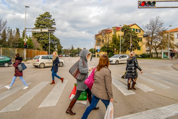 raskrsce,ulica franje tudmana,pjesacki prijelaz