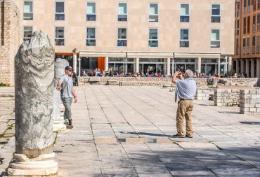 forum,turisti,slikanje