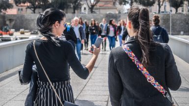 ulicama moga grada-10,mobitel,srednjoskolci