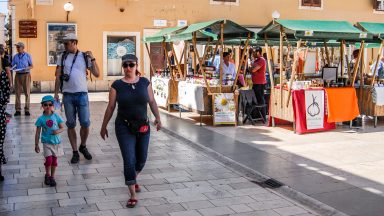 ulicama moga grada-18,štandovi,narodni trg