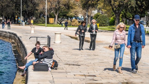 ulicama moga grada-26,riva,setnja,turisti