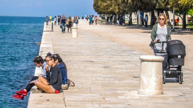 ulicama moga grada-27,turisti,majka