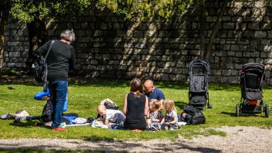 ulicama moga grada-29,piknik,obitelj,djeca