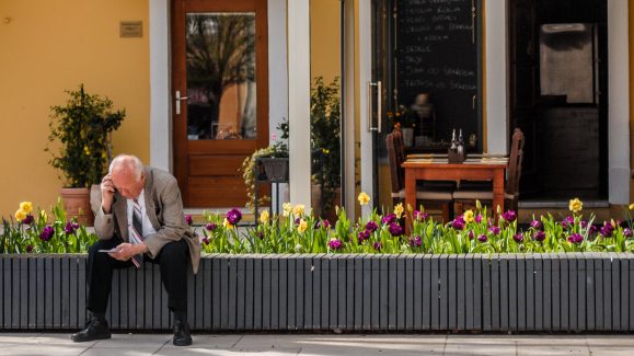 ulicama moga grada,umirovljenici,mobitel