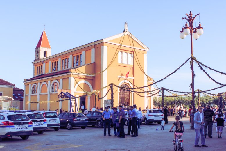 procesija arbanasi 2, blagdan gospe loretske u arbanasima, arbanasi, crkva u arbanasima