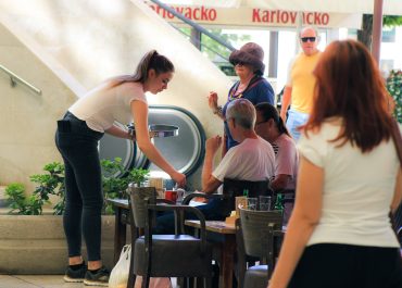 konobar, ugostitelji, ugostiteljstvo, kava