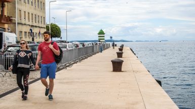 ulicama moga grada-2,šetnja,mladi par