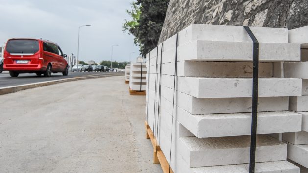 ulicama moga grada,popločavanje,kamen