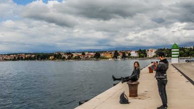 ulicama moga grada-4,oblačno,ruksak,istarska obala