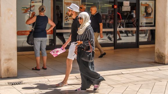 ulicama moga grada-41,marama,muslimani,feređa