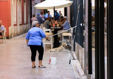 perac prozora, rad, radna snaga, radnici,