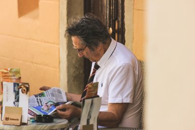 kava, novine, citanje, obrazovanje