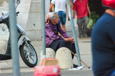 umirovljenici, mirovine, starija zivotna dob,