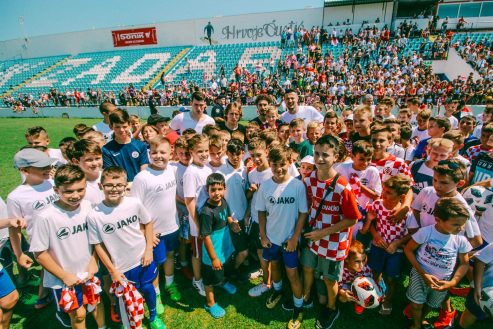 vatreni na stanovima23