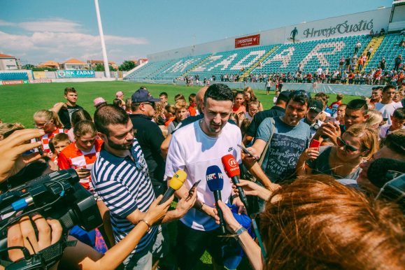 vatreni na stanovima27